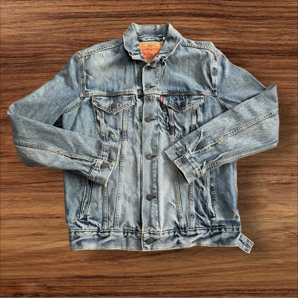 Levi’s Trucker Jacket‎ Light Wash Denim Men’s Size Medium 100% Cotton - Picture 2 of 10